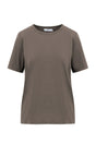 T-shirt i mørk mudfarve med rund hals og korte ærmer. Enkel og klassisk design.
