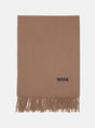 Cashmere tørklæde i cognac med frynser og synligt mærke. Enkel og elegant design.