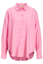 Lys pink skjorte med knapper, brystlomme, afslappet pasform og længere bagkant.