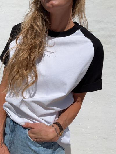Sassy Copenhagen - T-shirt - Hvid/Sort - Ama