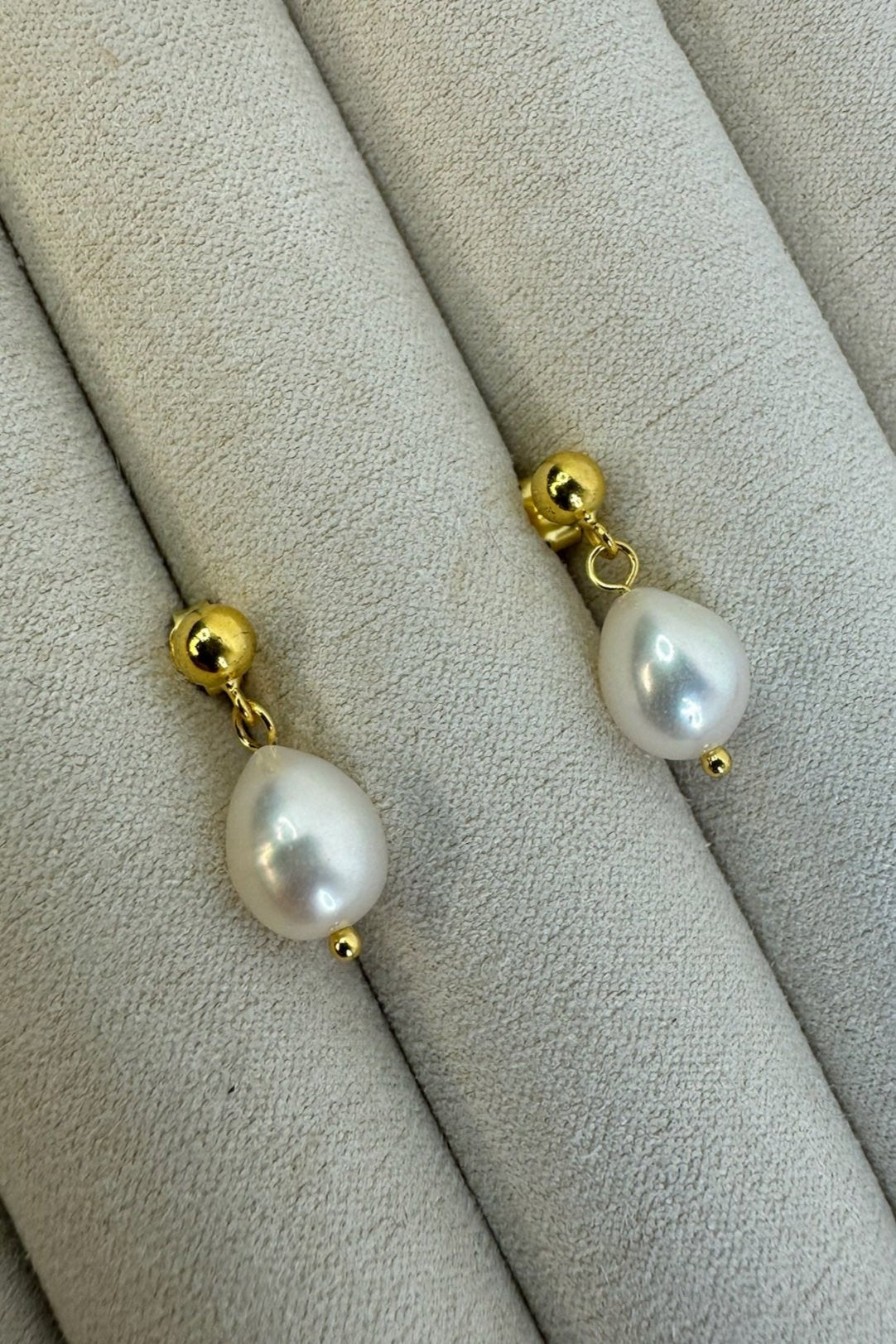 Pearl earrings - 18 carat gold plated - Emma - Andcopenhagen