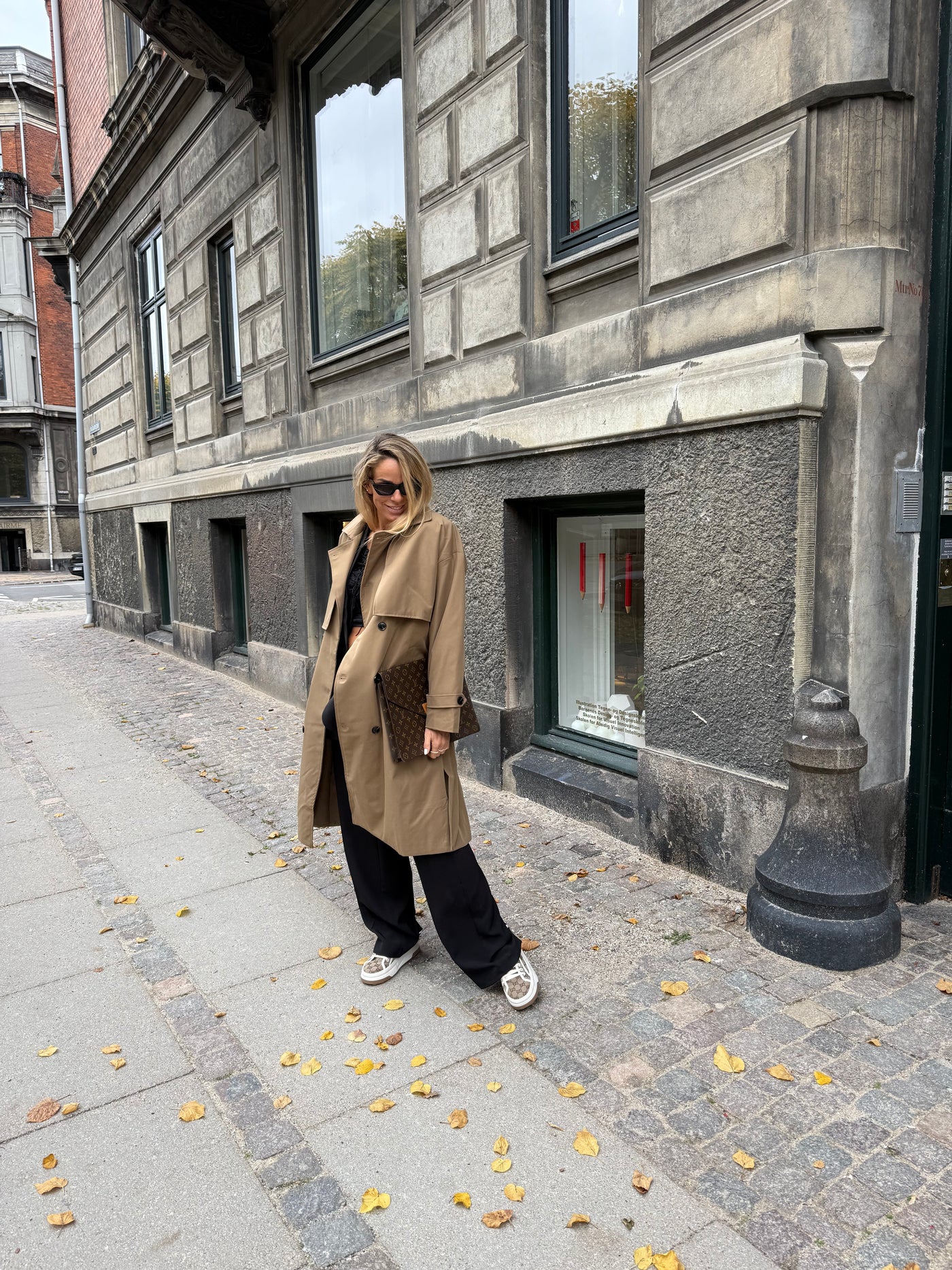 Sassy Copenhagen - Trenchcoat - Dark Khaki - Kaya