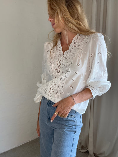 Sassy Copenhagen - Skjorte - Hvid broderi anglaise - Mille