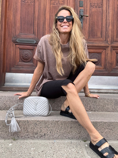 Sassy Copenhagen - T-shirt Oversize - Dark Coffee - Elle (BEMÆRK preorder til uge 19/20)