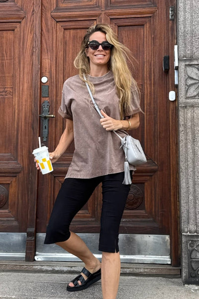 Sassy Copenhagen - T-shirt Oversize - Dark Coffee - Elle (BEMÆRK preorder til uge 19/20)