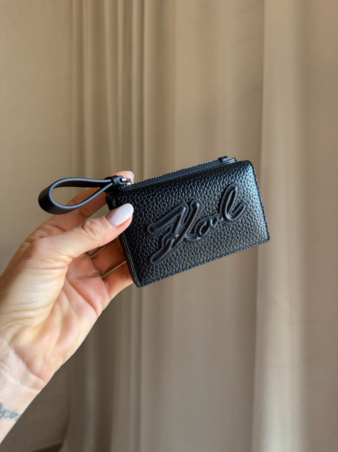 Pung -  Black - SKUARE FLAP ZIP CH GRAINY - Karl Lagerfeld
