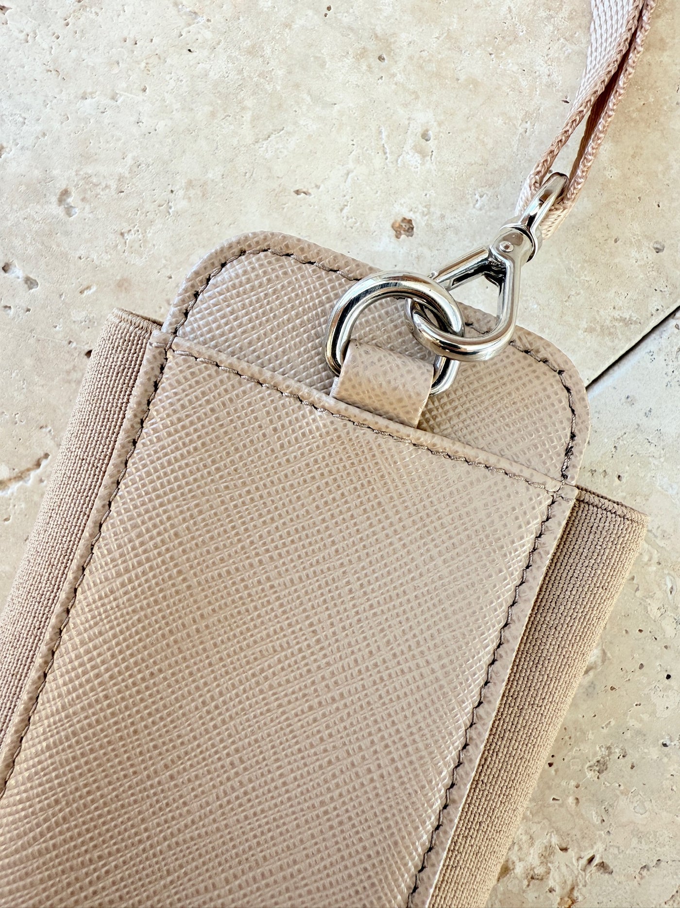 Prada - Saffiano læder telefonholder - Beige - Secondhand