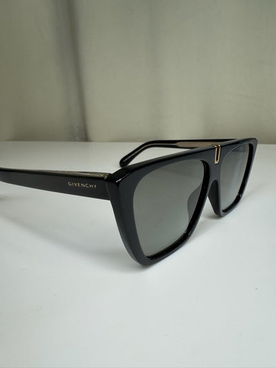 Givenchy - Sunglasses - Secondhand