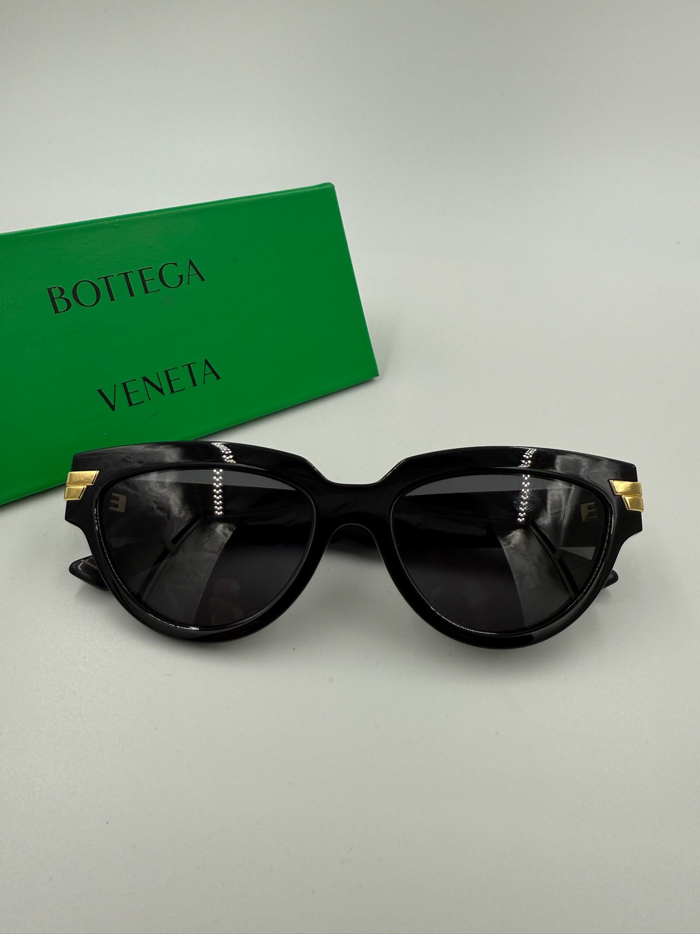 Bottega Veneta - sunglasses - second hand