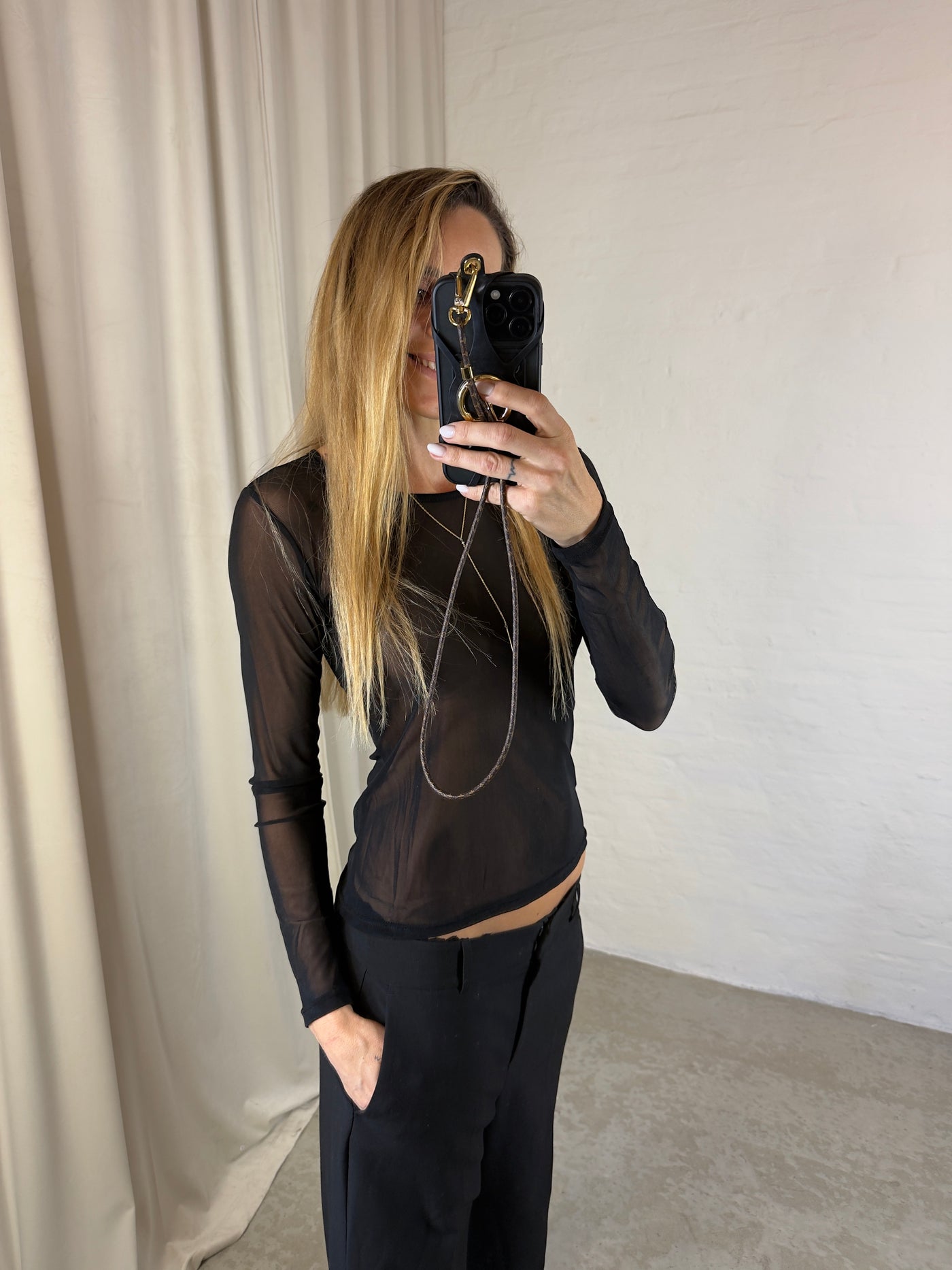 Sassy Copenhagen - Mesh bluse  - Sort - Lydie