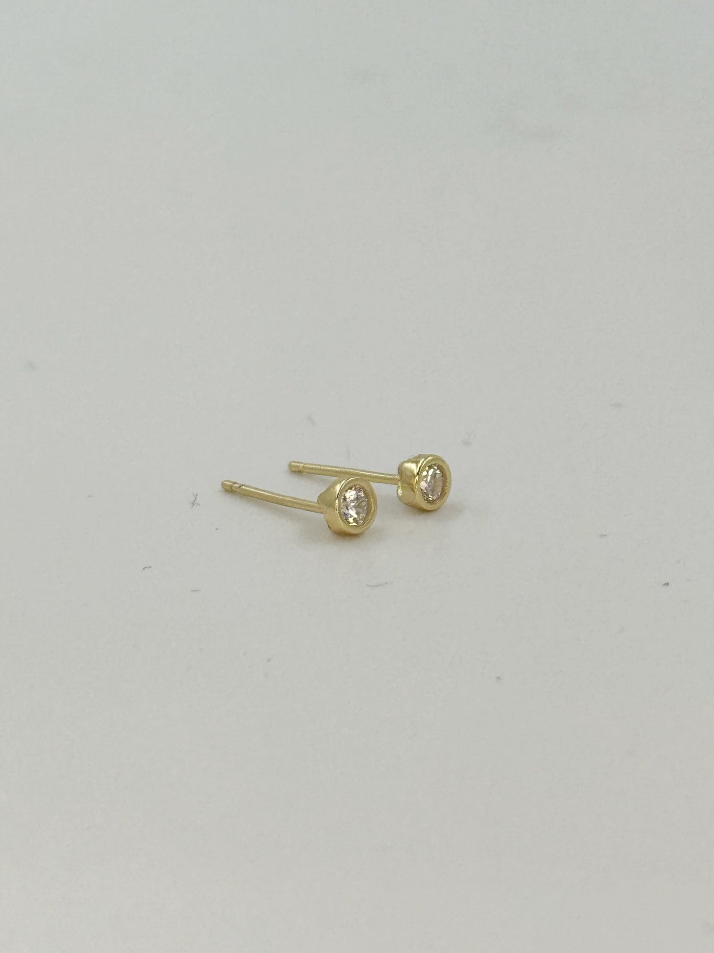 Andcopenhagen - Stud earrings - 18 carat gold plated 925 sterling silver - Funk zircon stud