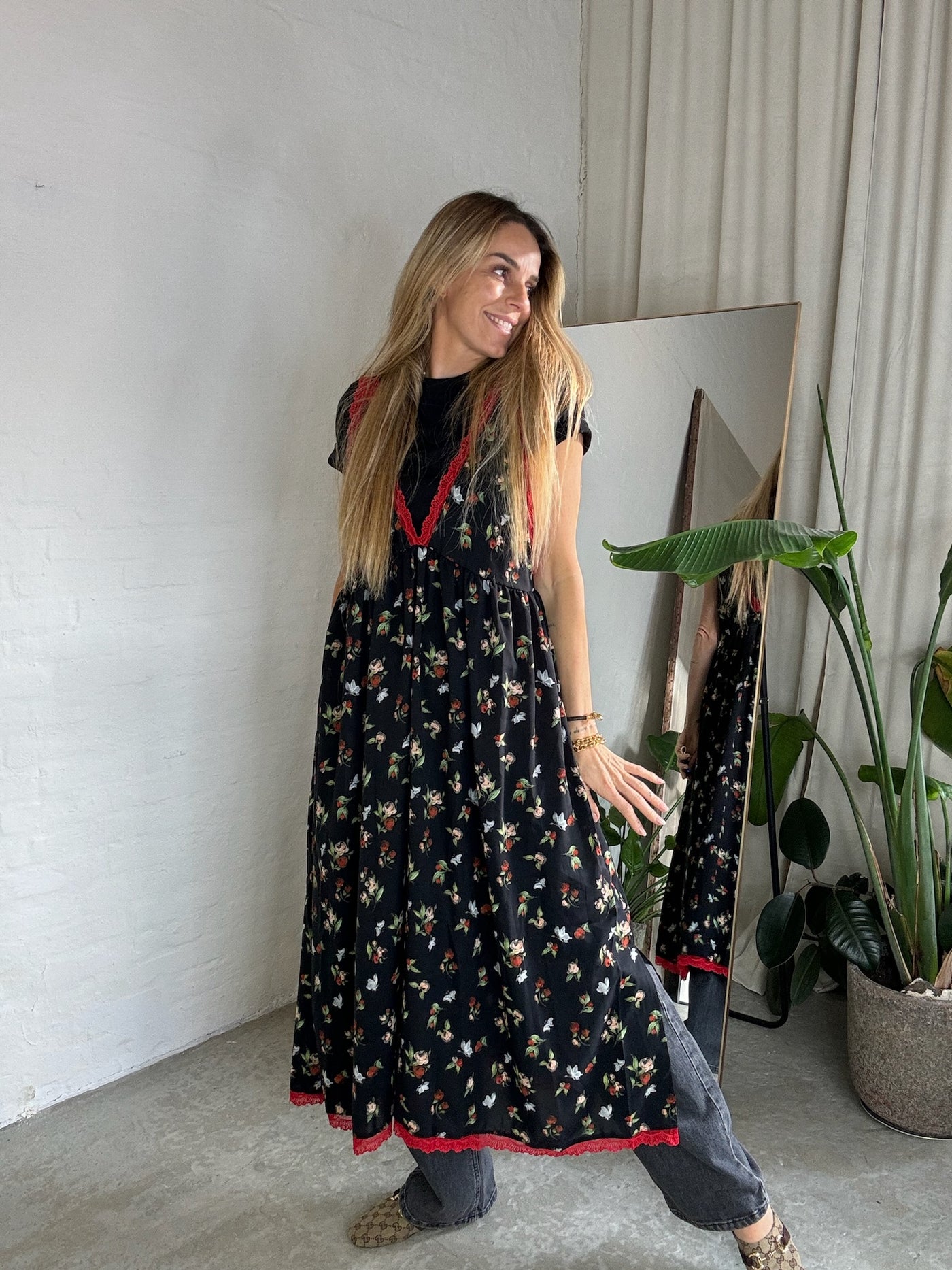 Oversize long dress - black with flowers - Beate - Female