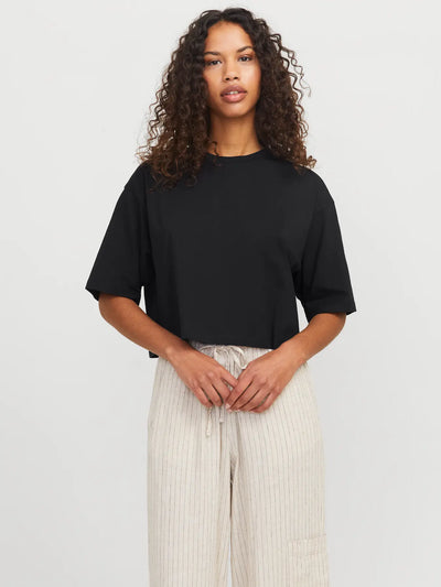 JJXX - T-shirt - Cropped Sort - Andrea (Preorder uge 21)