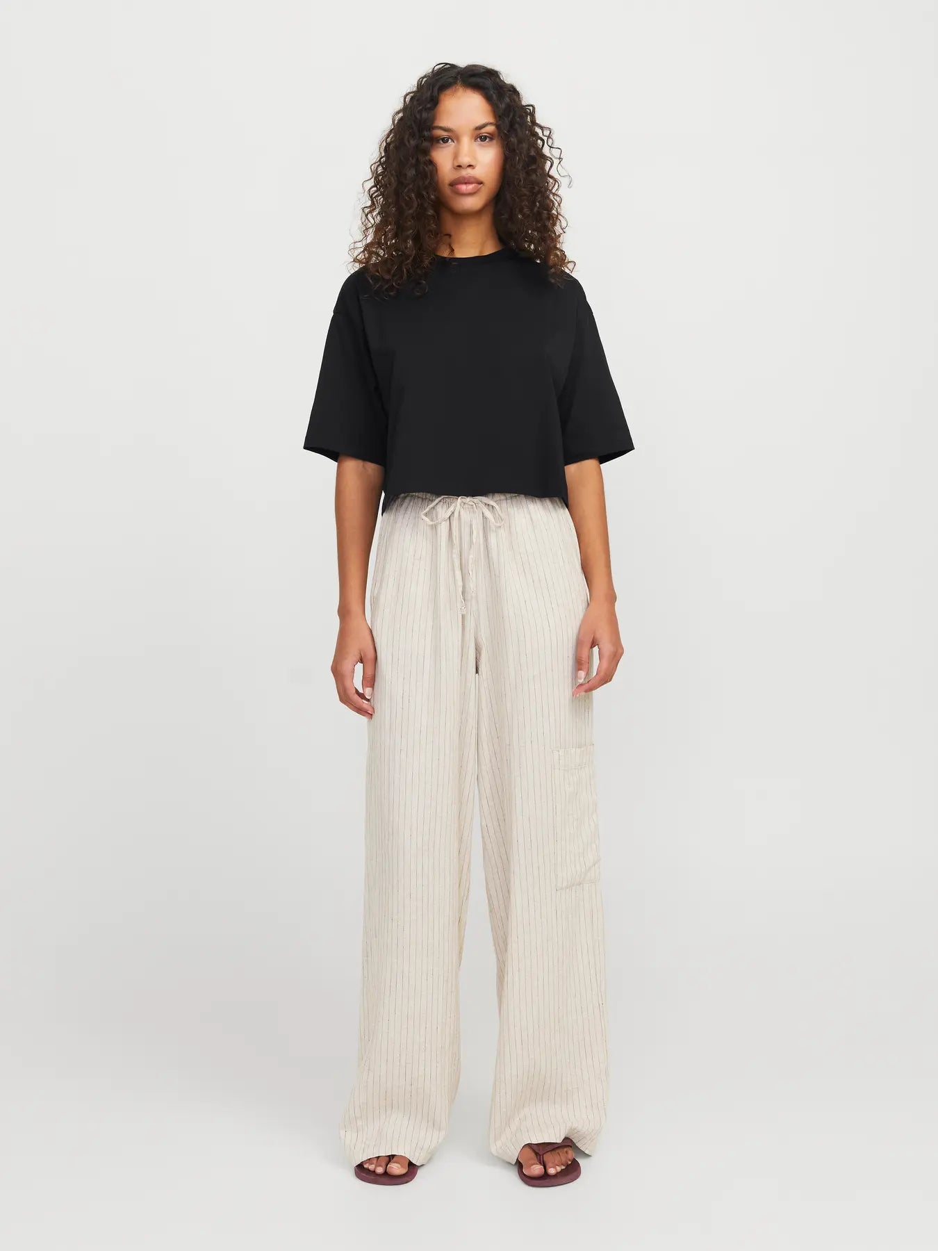 JJXX - T-shirt - Cropped Sort - Andrea (Preorder uge 21)