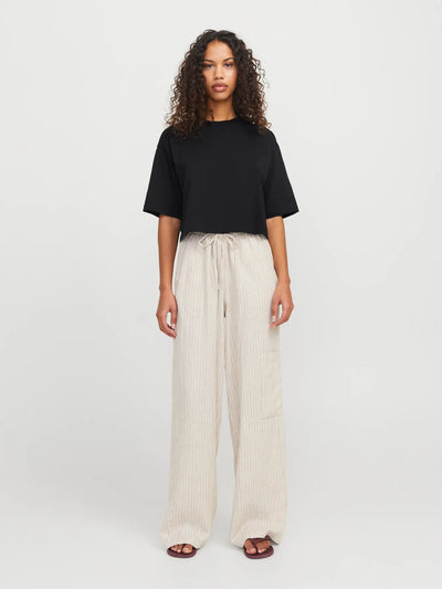JJXX - T-shirt - Cropped Sort - Andrea (Preorder uge 21)