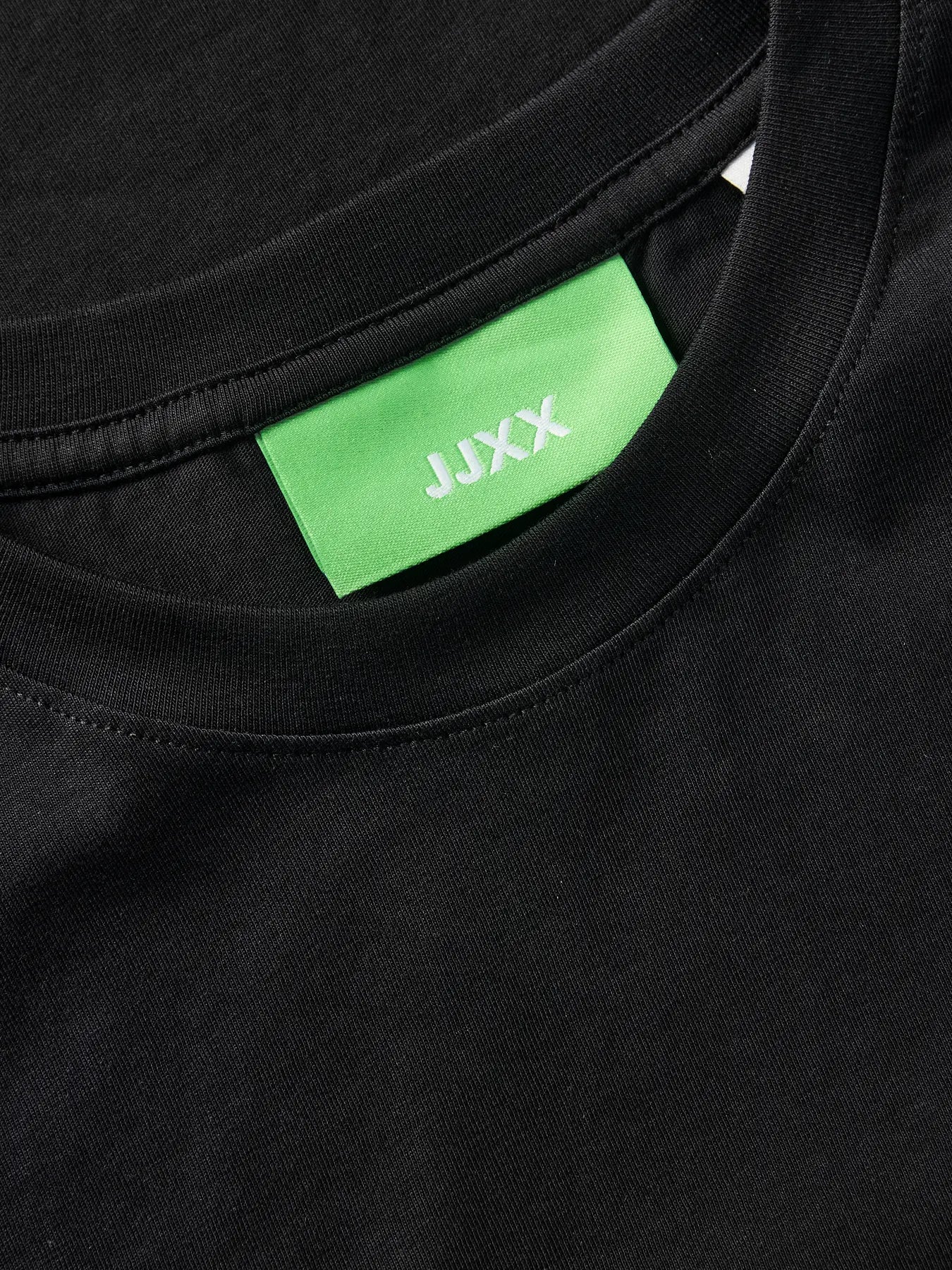 JJXX - T-shirt - Cropped Sort - Andrea (Preorder uge 21)