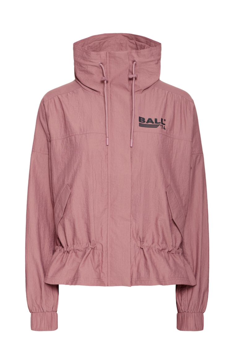 Jakke i lyserød "Wistful Mauve" med høj krave, snoretræk og BALL logo på brystet.