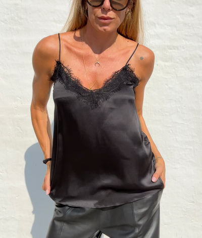 Sassy Copenhagen - 100% silke blonde top - Sort - Lina