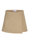 Skort fra JJXX i beige/koriander, midwaist design, kort længde, ser ud som nederdel forfra.
