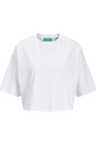 Hvid cropped T-shirt fra JJXX, rund hals, længere ærmer, boxy fit der slutter ved hofterne.