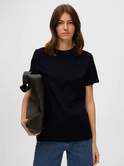 Selected Femme - T-shirt - Sort - Essential O-Neck