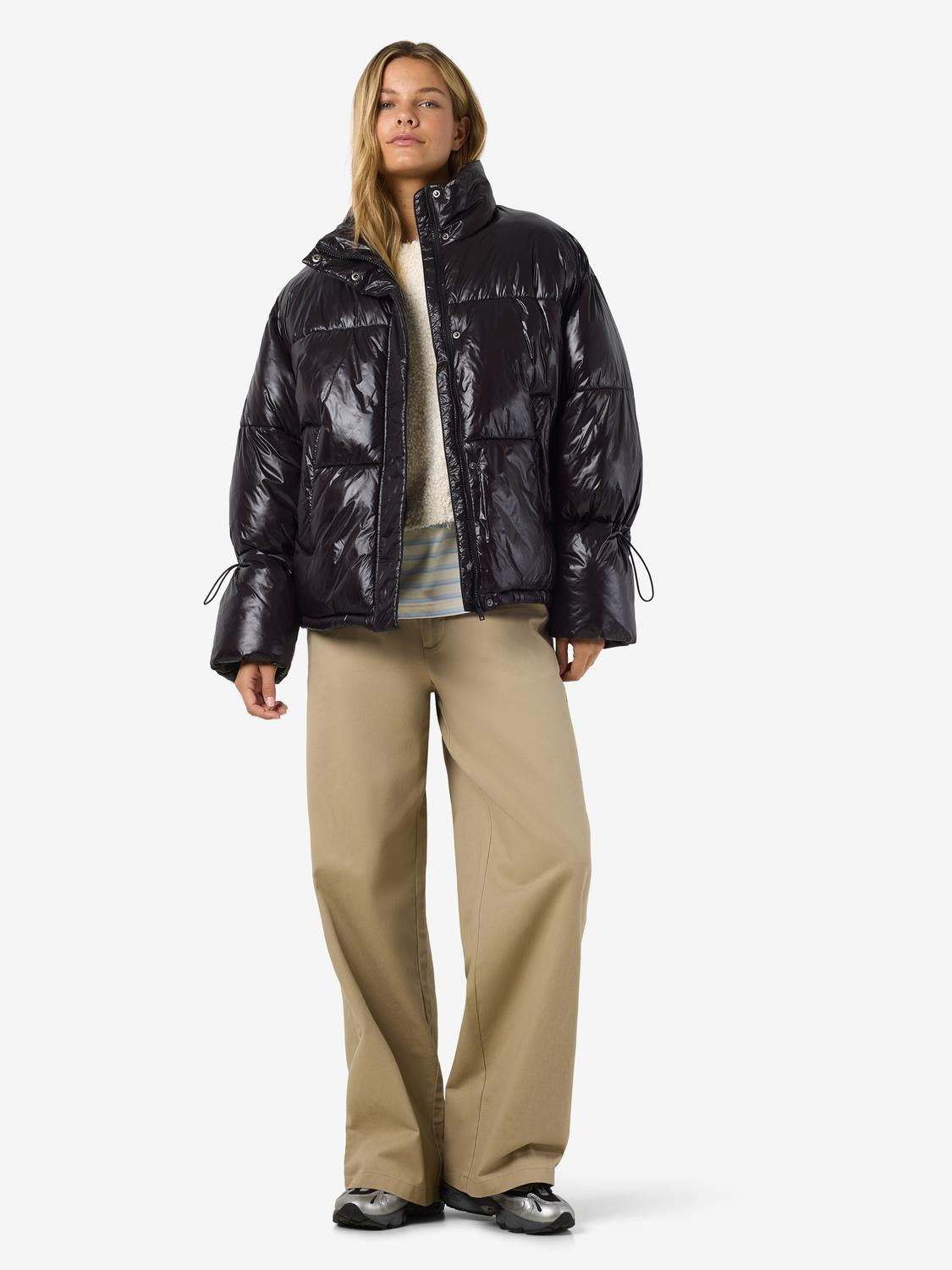 Noisy May - Puffer Jacket - Aubergine Black - Allie Shiny