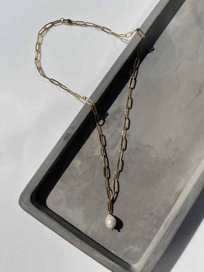 Andcopenhagen Smykker Andcopenhagen Dubai Chunky halskæde med Baroque perle - Guldbelagt