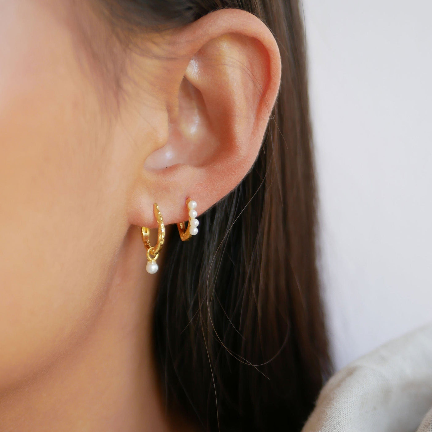 Enamel Smykker Belle Pearl ørering - Guld perleørering - Enamel