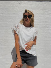 Boxy t-shirt with lace - White - Mia - Sassy Copenhagen