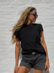 Boxy t-shirt med blonder - Sort - Mia - Sassy Copenhagen