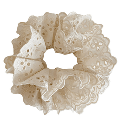 Broderi anglaise scrunchie - Creme hvid - Selma -  Andcopenhagen