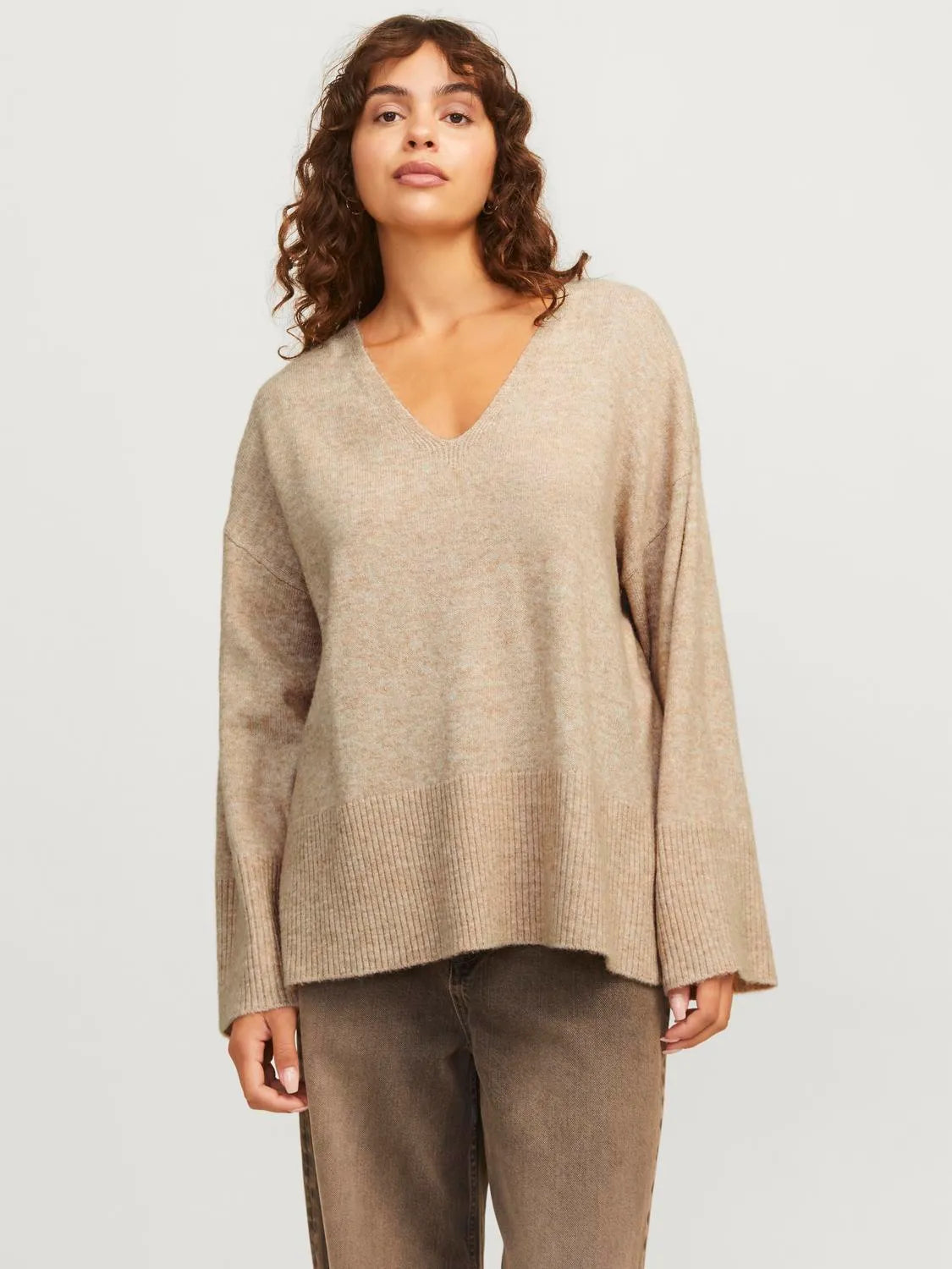 JJXX - V-neck oversize striktrøje - Beige - Lucca