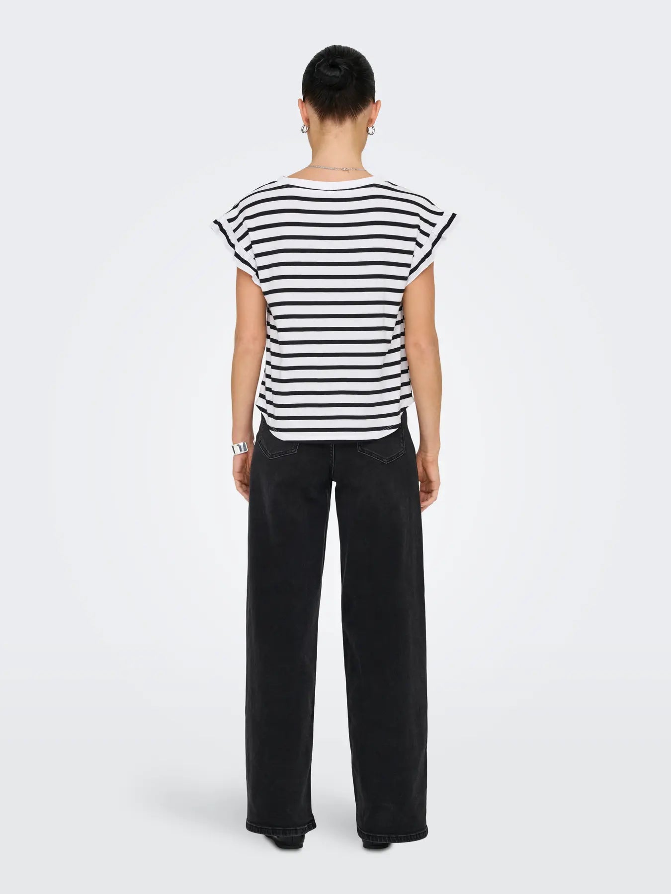 Only - T-shirt - Hvid med striber - Grape s/s frill